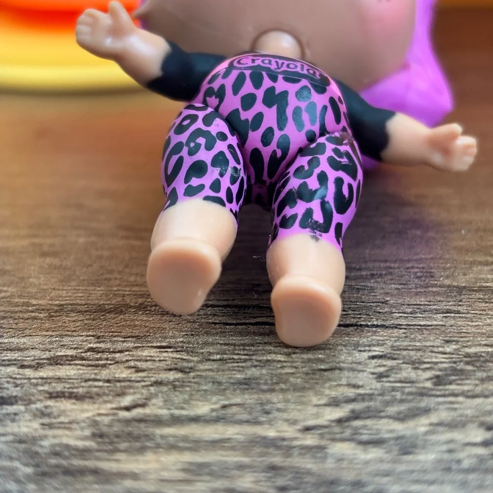 LOL Surprise Loves Crayola Crayon Razzle Dazzle Toy Doll & Yellow Crayon Playset